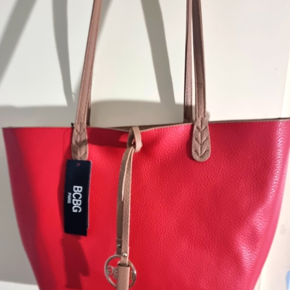 BCBG Paris reversible tote - Picture 4 of 6